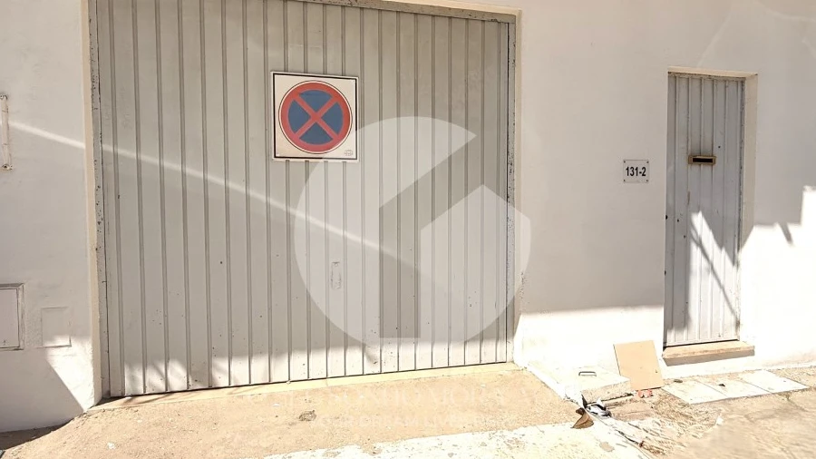 Garagem para Venda em Quelfes