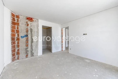 Apartamento T1 para Venda em Parceiros e Azoia