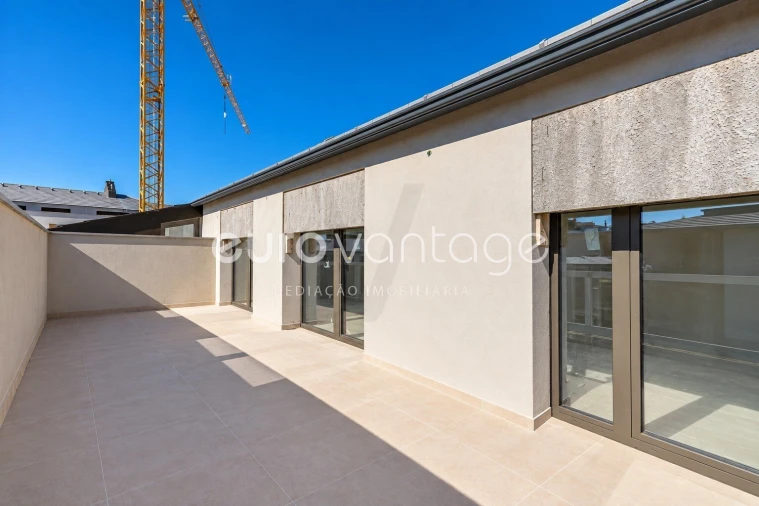 Apartamento T1 para Venda em Parceiros e Azoia Foto 19