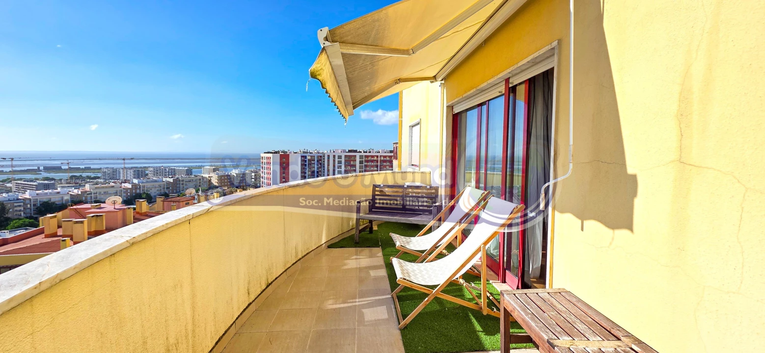 Apartamento T3 para Venda em Póvoa de Santa Iria e Forte da Casa Foto 9