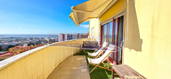 Apartamento T3 para Venda em Póvoa de Santa Iria e Forte da Casa