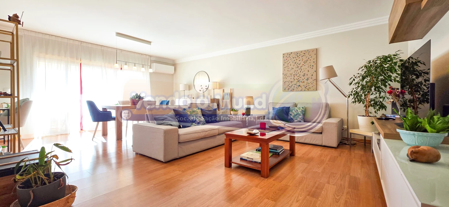 Apartamento T3 para Venda em Póvoa de Santa Iria e Forte da Casa Foto 5