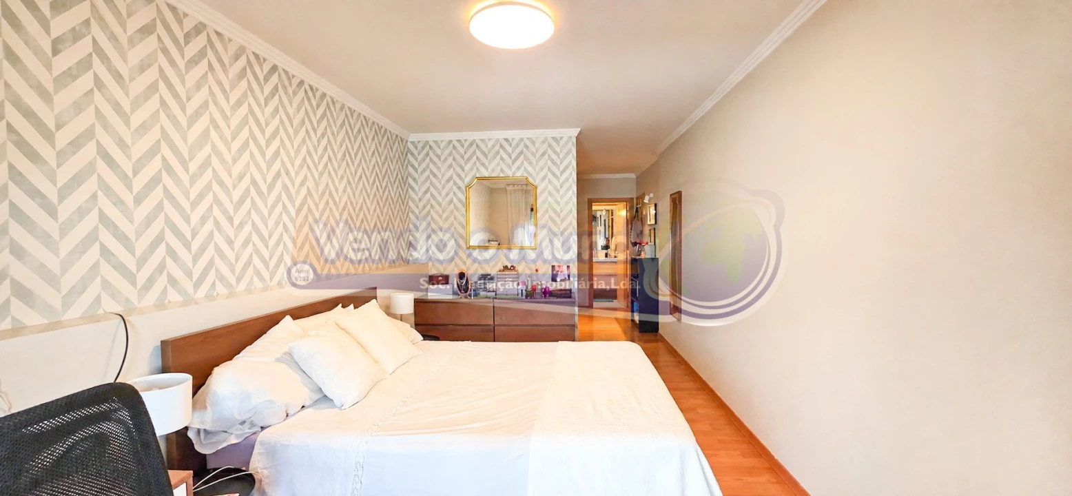 Apartamento T3 para Venda em Póvoa de Santa Iria e Forte da Casa Foto 17