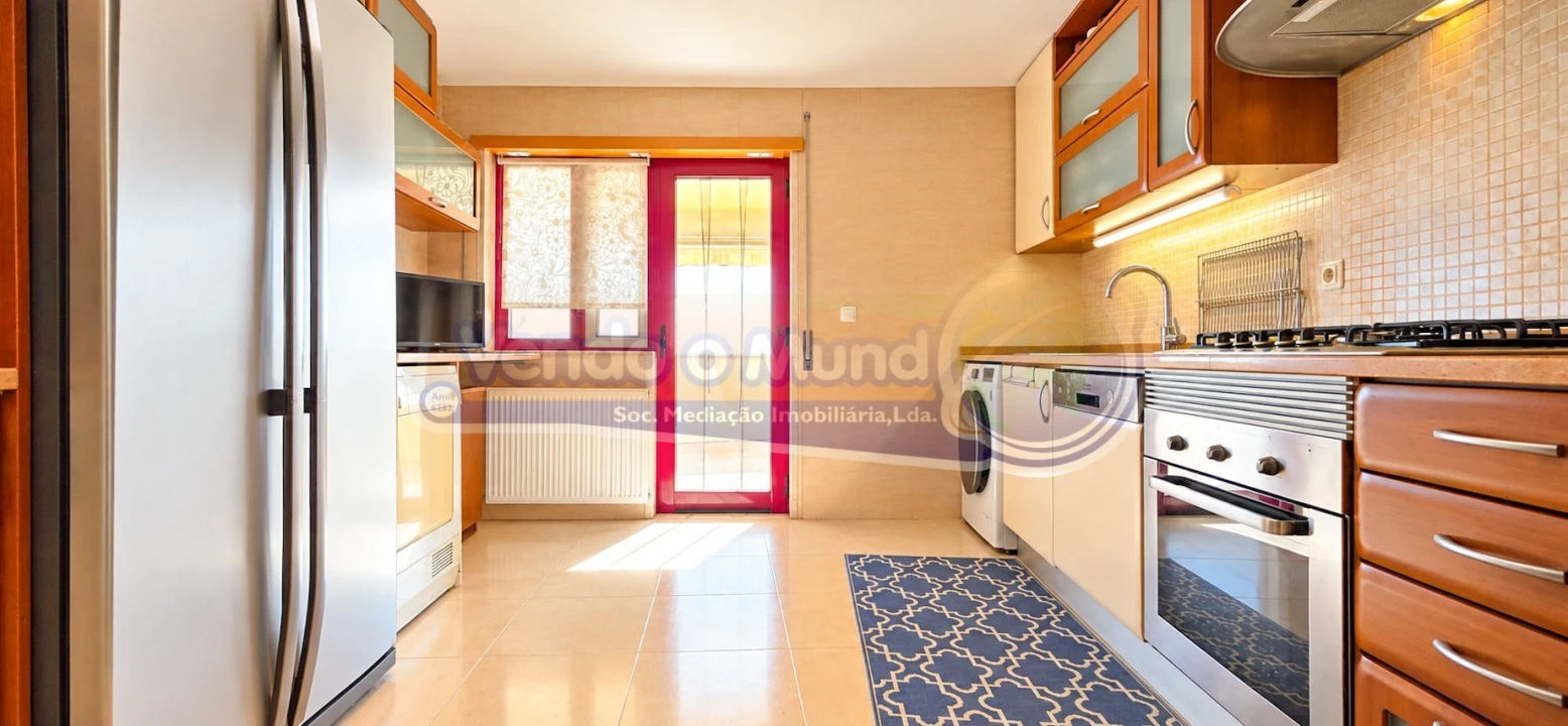 Apartamento T3 para Venda em Póvoa de Santa Iria e Forte da Casa Foto 10