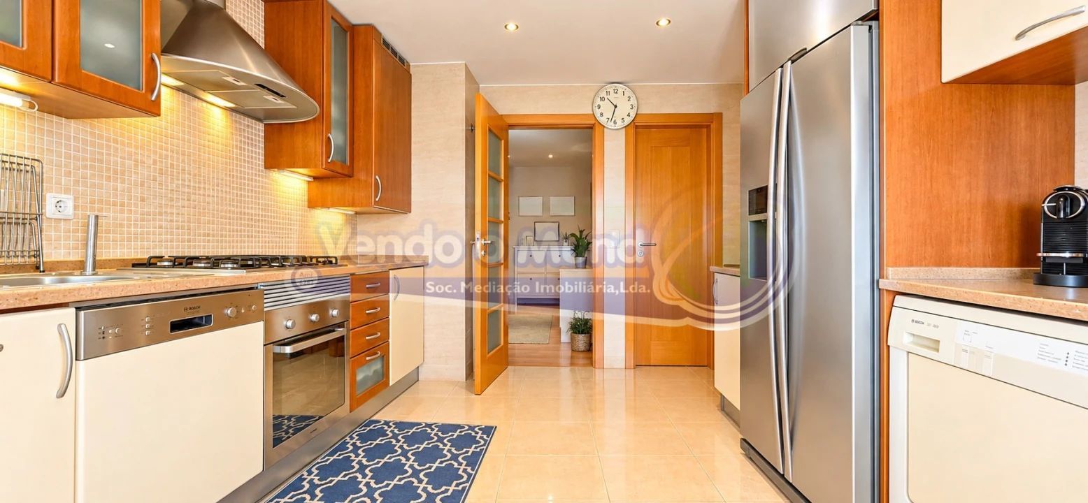 Apartamento T3 para Venda em Póvoa de Santa Iria e Forte da Casa Foto 11