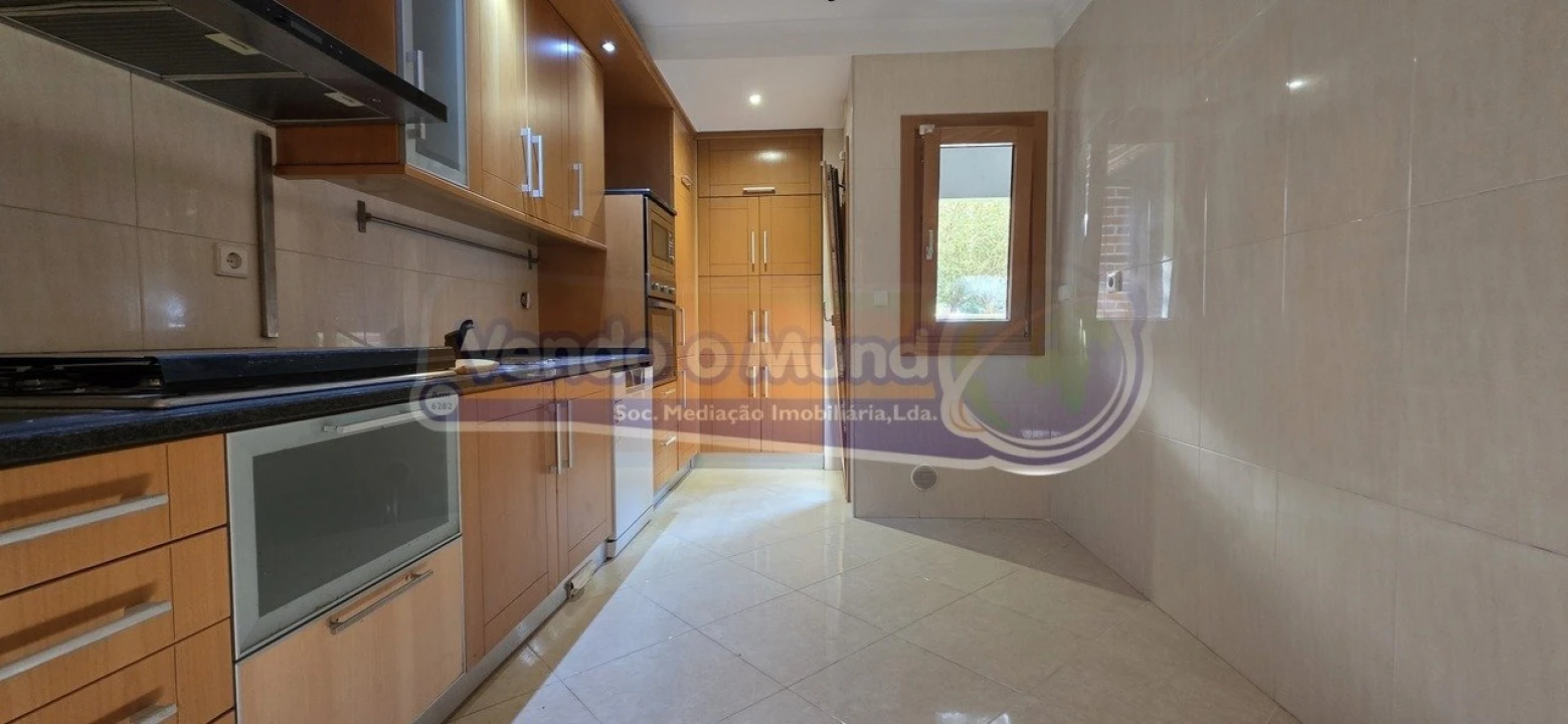Apartamento T2 para Venda em Alverca do Ribatejo e Sobralinho Foto 10