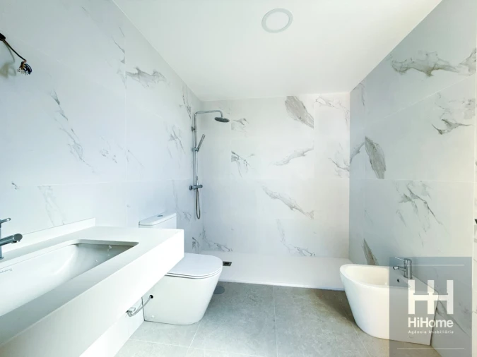 Apartamento T2 para Venda em Funchal (Santa Maria Maior) Foto 22