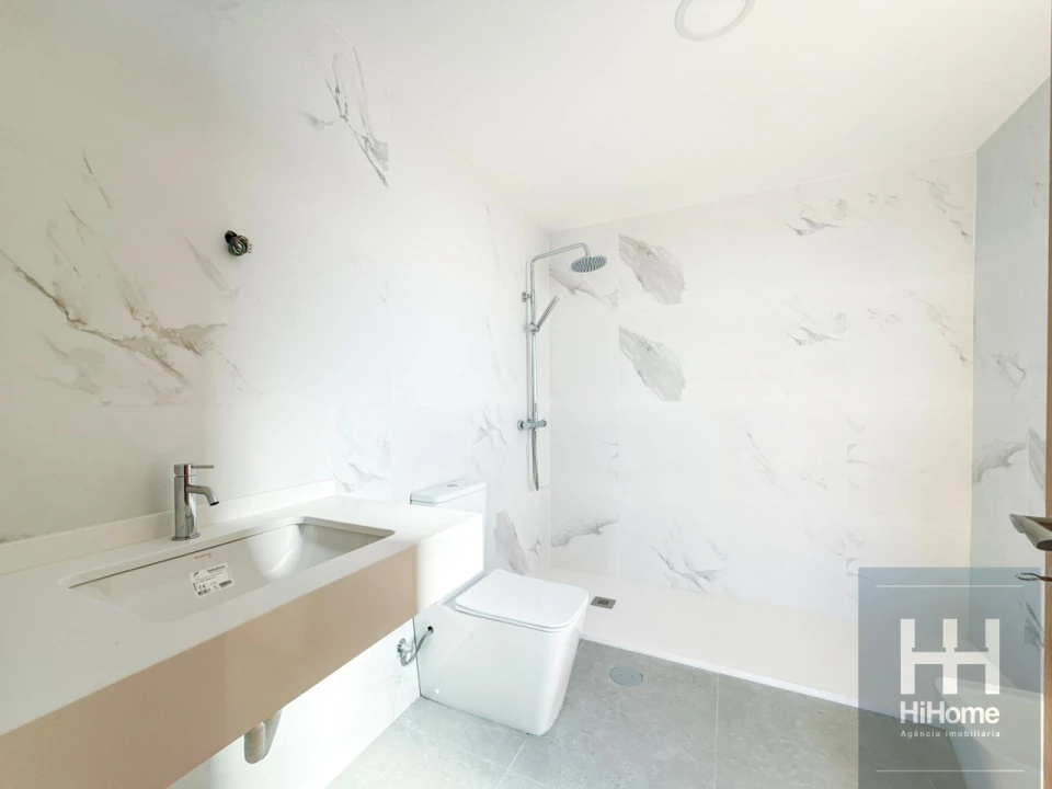 Apartamento T2 para Venda em Funchal (Santa Maria Maior) Foto 21
