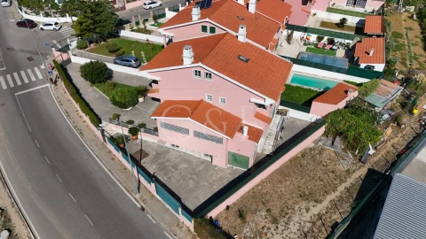 Moradia T4 para Venda em Algueirão-Mem Martins
