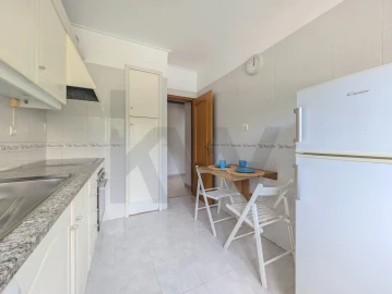 Apartamento T1 para Venda em Cacém e São Marcos