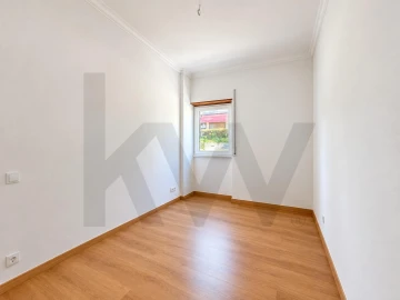 Apartamento T2 para Venda em Carnaxide e Queijas