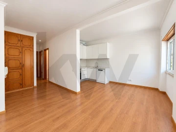 Apartamento T2 para Venda em Carnaxide e Queijas
