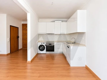 Apartamento T2 para Venda em Carnaxide e Queijas