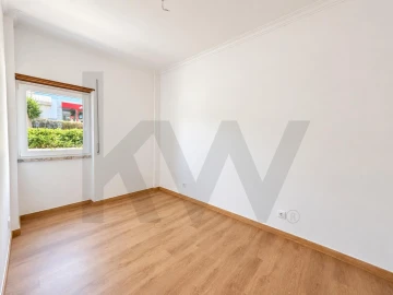 Apartamento T2 para Venda em Carnaxide e Queijas
