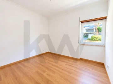 Apartamento T2 para Venda em Carnaxide e Queijas