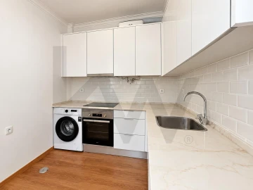 Apartamento T2 para Venda em Carnaxide e Queijas