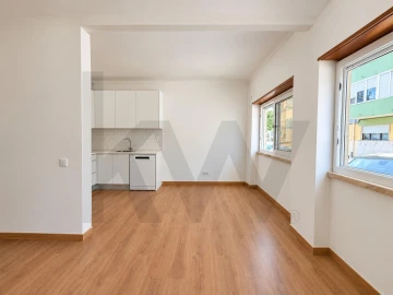 Apartamento T2 para Venda em Carnaxide e Queijas