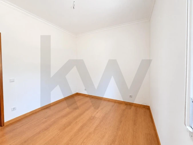 Apartamento T2 para Venda em Carnaxide e Queijas Foto 13