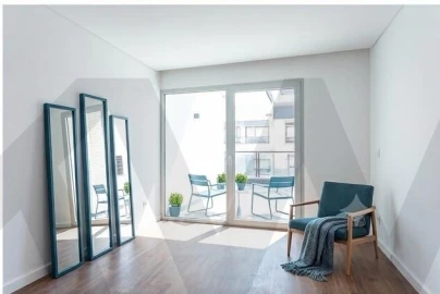 Apartamento T2 para Venda em Camarate, Unhos e Apelação
