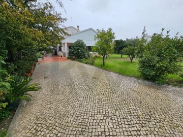 Quinta T4 para Venda em Moita