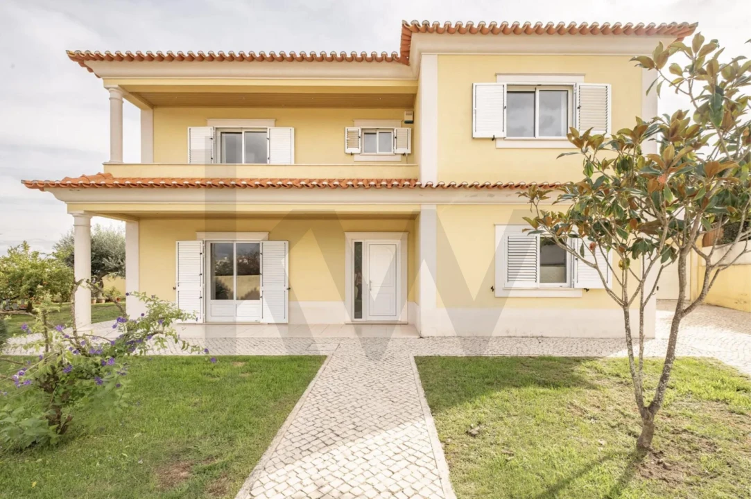 Moradia T5 para Venda em Marvila, Ribeira Santarém, São Salvador, São Nicolau Foto 1
