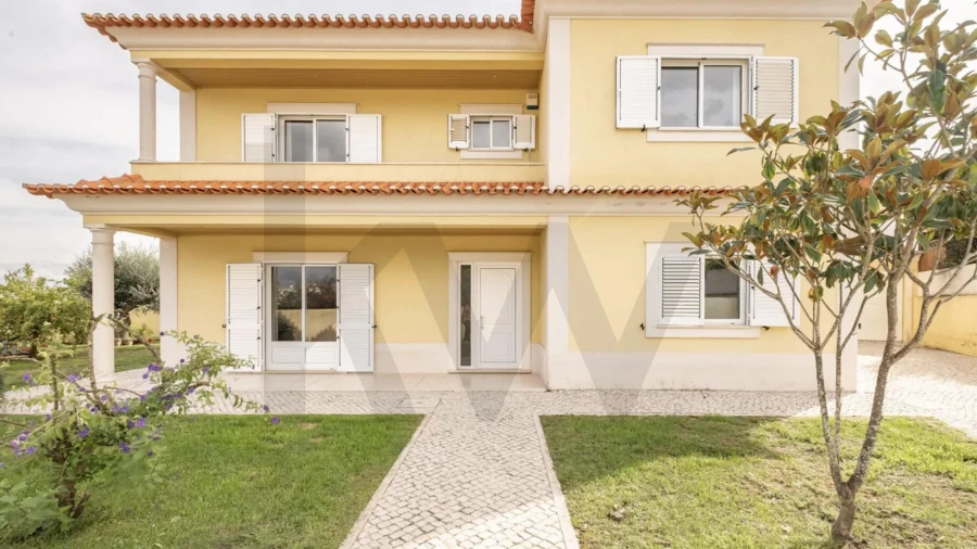 Moradia T5 para Venda em Marvila, Ribeira Santarém, São Salvador, São Nicolau