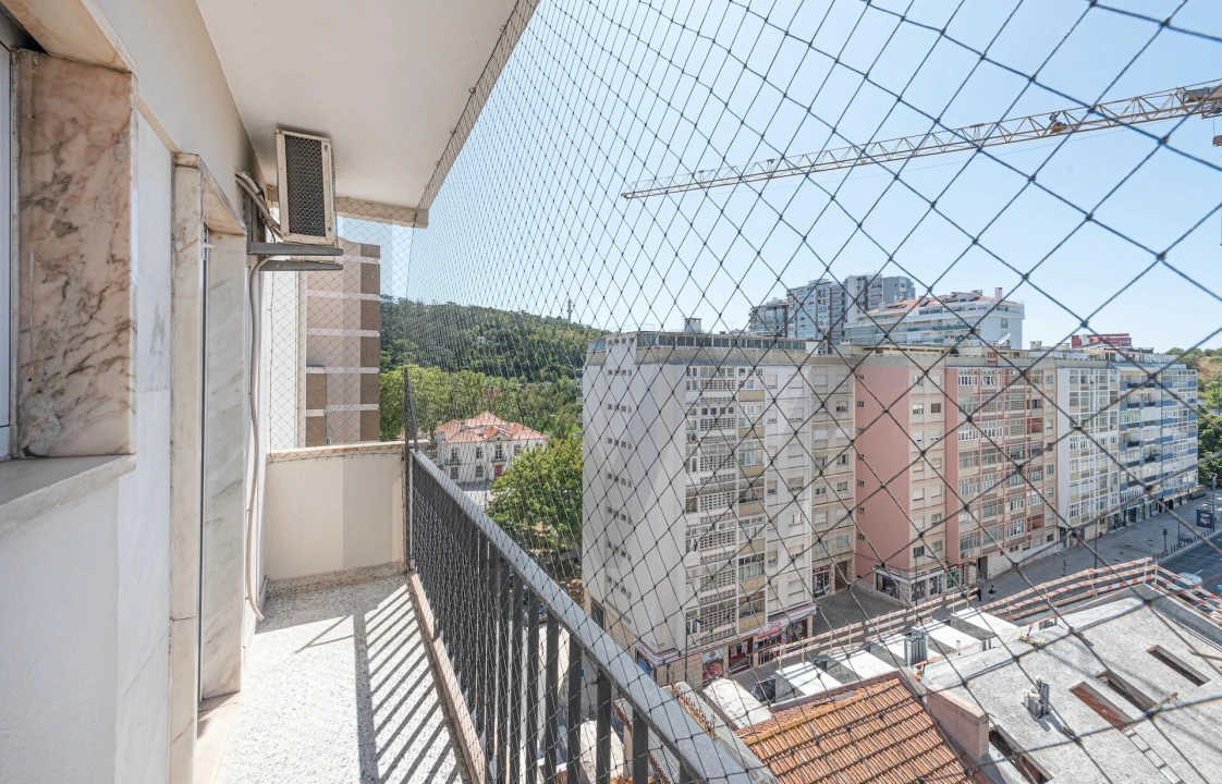 Apartamento T3 para Arrendamento em São Domingos de Benfica Foto 27
