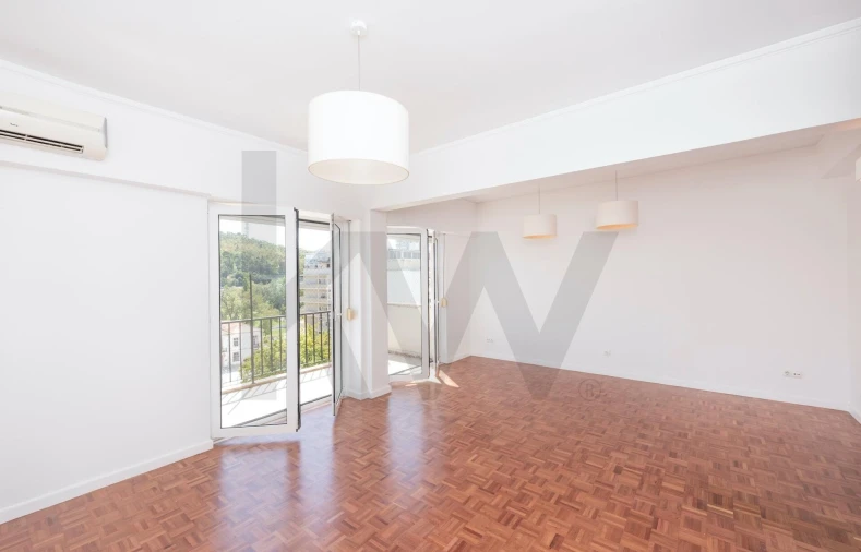 Apartamento T3 para Arrendamento em São Domingos de Benfica Foto 5