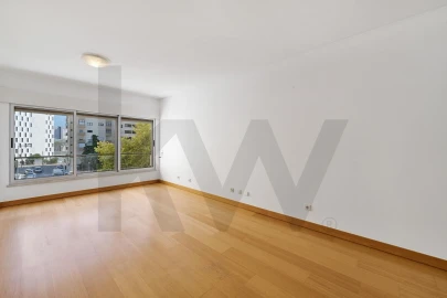 Apartamento T2 para Venda em Olivais