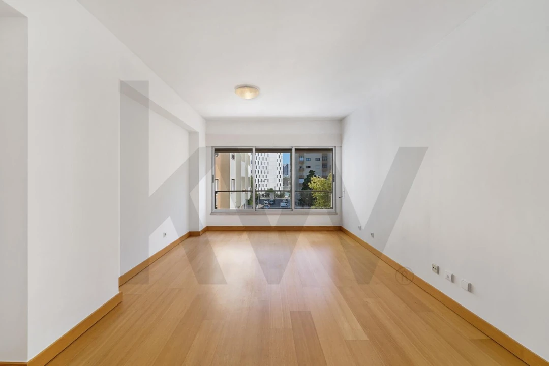 Apartamento T2 para Venda em Olivais Foto 3