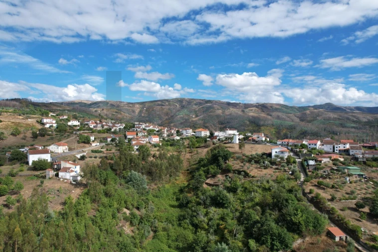 Terreno para Venda em Cerdeira e Moura da Serra Foto 12