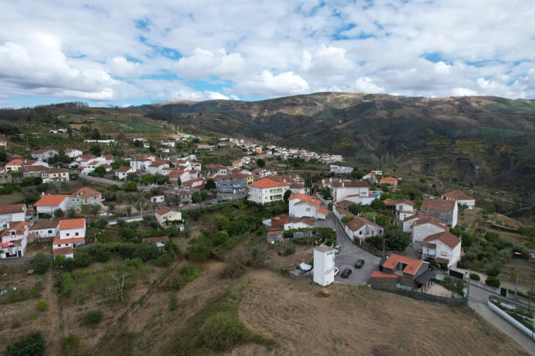 Terreno para Venda em Cerdeira e Moura da Serra Foto 13