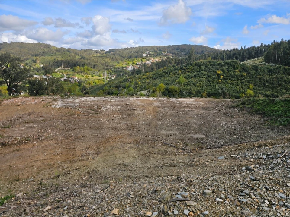 Terreno para Venda em Cerdeira e Moura da Serra Foto 2