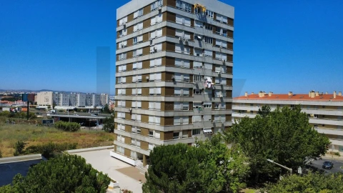 Apartamento T3 para Arrendamento em Moscavide e Portela