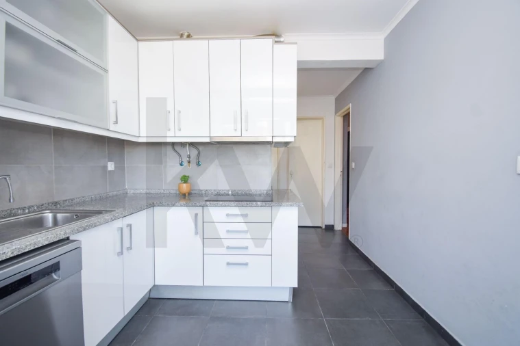 Apartamento T3 para Arrendamento em Moscavide e Portela Foto 23