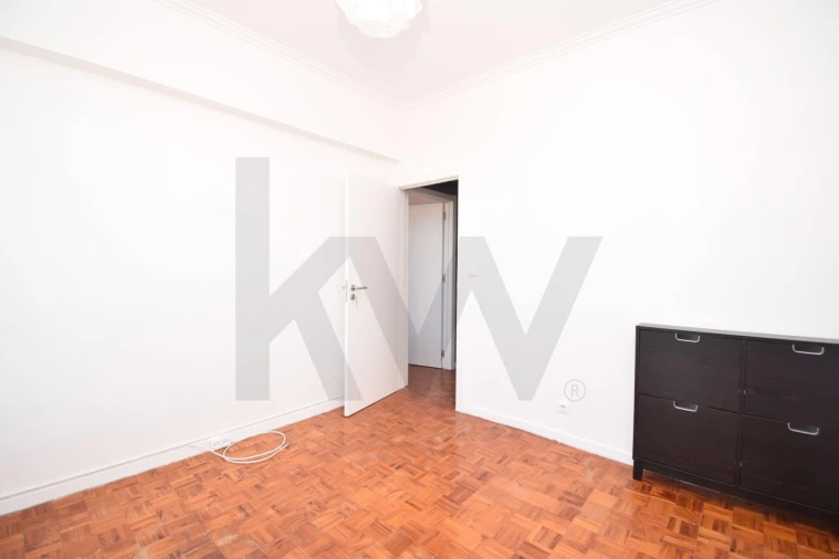 Apartamento T3 para Arrendamento em Moscavide e Portela Foto 8