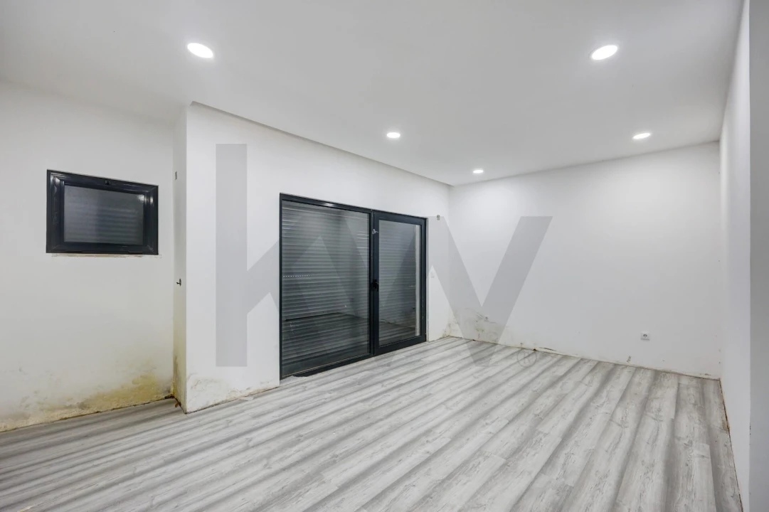 Moradia T4 para Venda em Santa Iria de Azoia, São João da Talha e Bobadela Foto 13