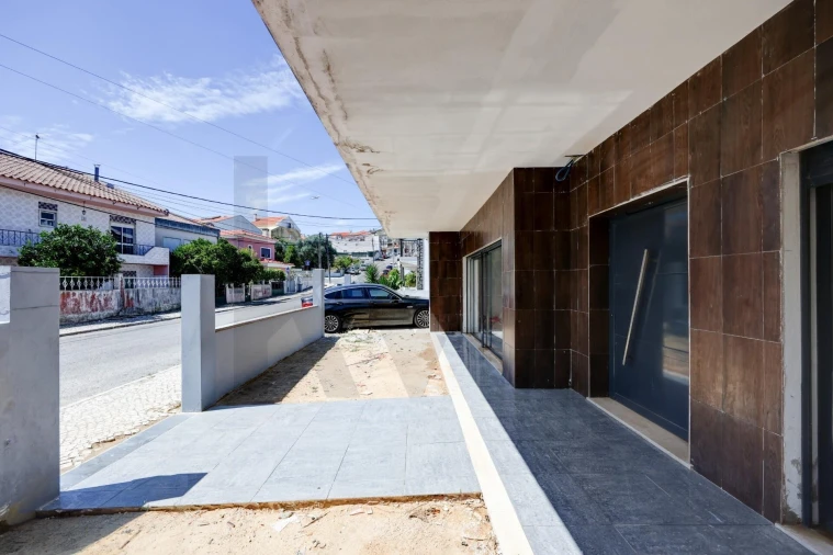 Moradia T4 para Venda em Santa Iria de Azoia, São João da Talha e Bobadela Foto 39