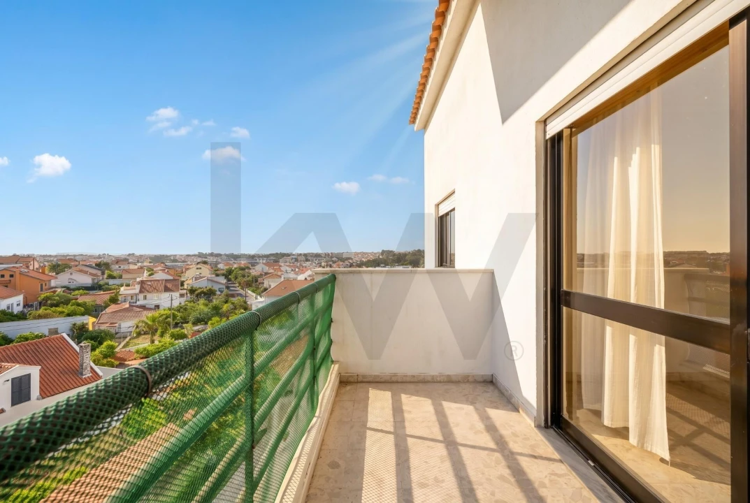 Apartamento T1 para Venda em Charneca de Caparica e Sobreda Foto 13