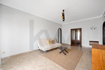 Apartamento T1 para Venda em Charneca de Caparica e Sobreda