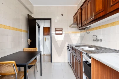 Apartamento T1 para Venda em Charneca de Caparica e Sobreda