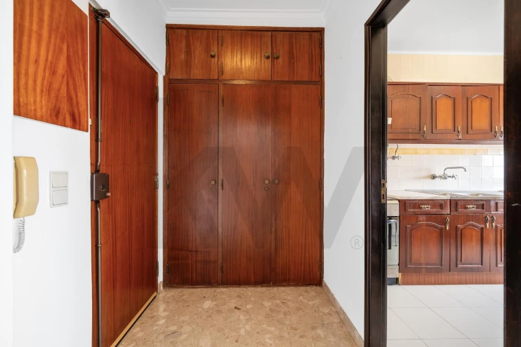 Apartamento T1 para Venda em Charneca de Caparica e Sobreda Foto 2