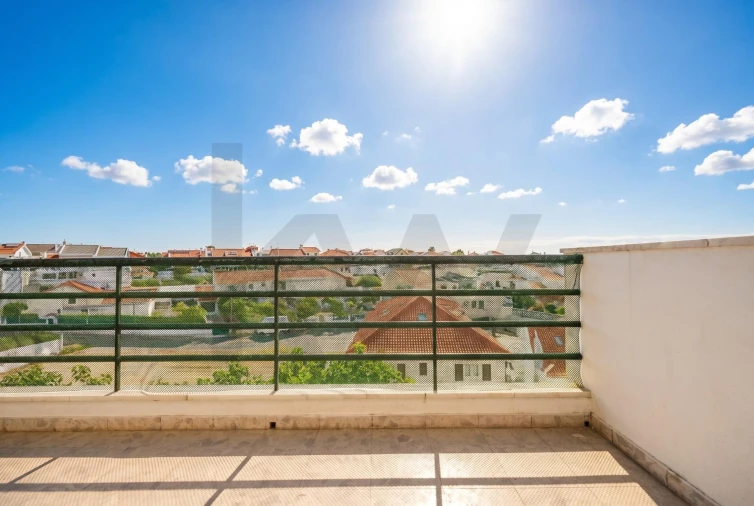 Apartamento T1 para Venda em Charneca de Caparica e Sobreda Foto 14