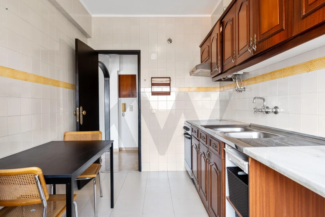 Apartamento T1 para Venda em Charneca de Caparica e Sobreda Foto 5