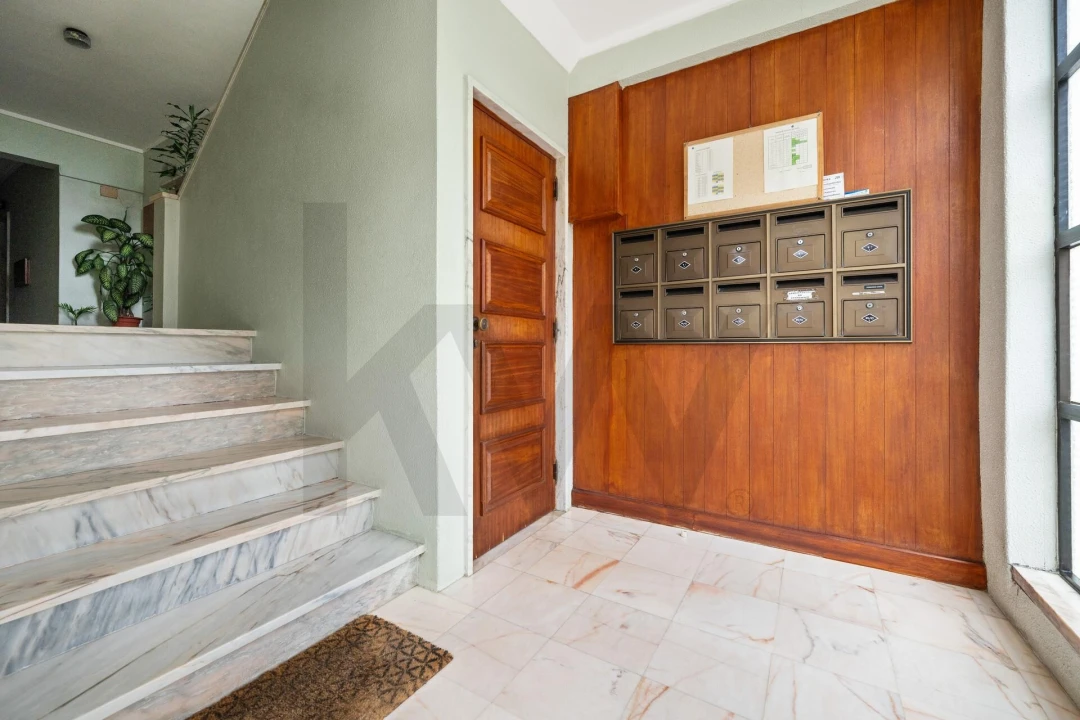 Apartamento T1 para Venda em Charneca de Caparica e Sobreda Foto 23