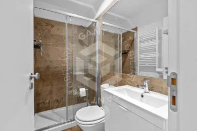 Apartamento T1 para Arrendamento em Alcantara