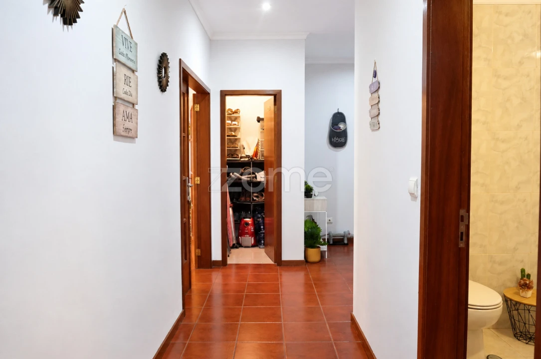 Apartamento T1 para Venda em Rio Tinto Foto 8