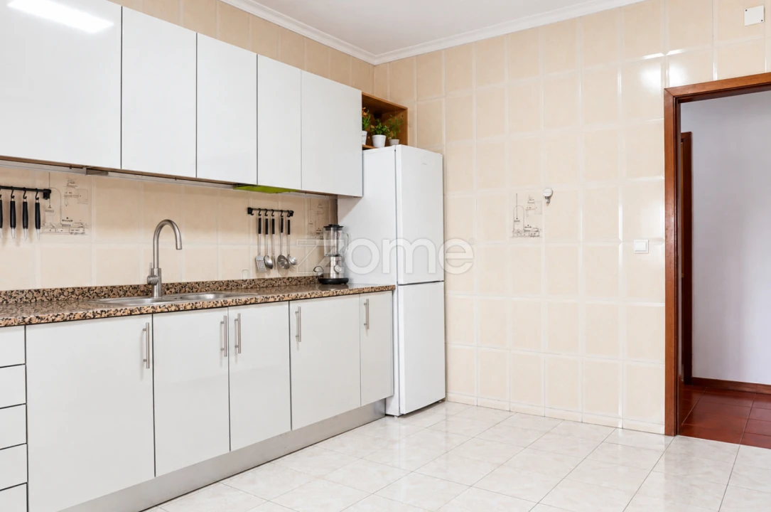 Apartamento T1 para Venda em Rio Tinto Foto 14