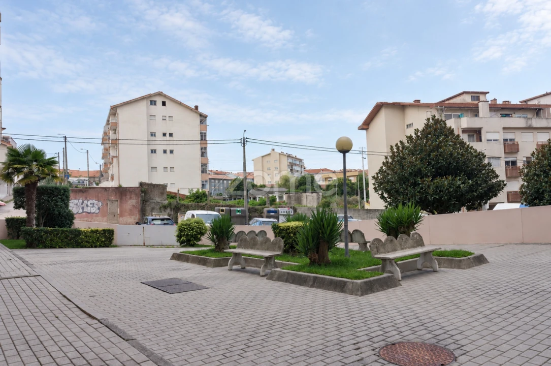 Apartamento T1 para Venda em Rio Tinto Foto 3