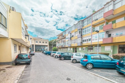 Negócio para Venda em Algés, Linda-A-Velha e Cruz Quebrada-Dafundo